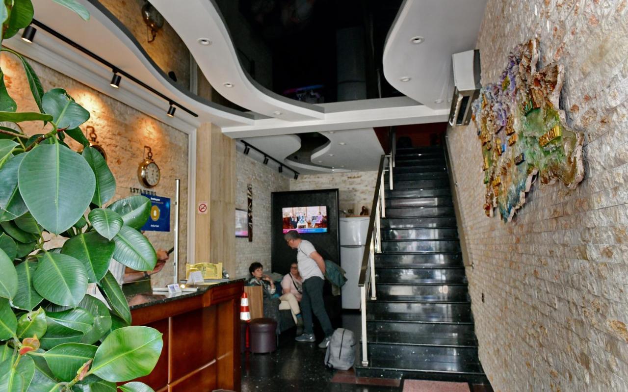 Antika Hotel バトゥーミ エクステリア 写真